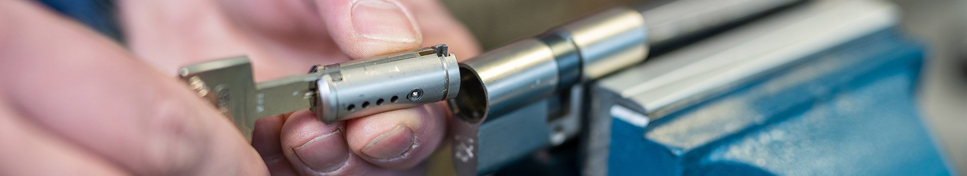 Slotenmaker opent sloten in Schiedam Header